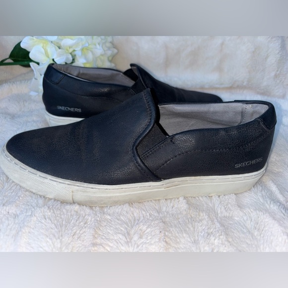 Skechers Shoes - Skechers Women Black Slip-On Casual Loafers with White Sole size 8.5